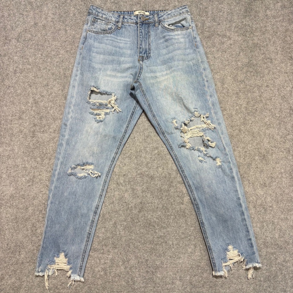Refuge Light Wash Distressed Mom Jeans Womens Size 8 High Rise Frayed Hem Denim